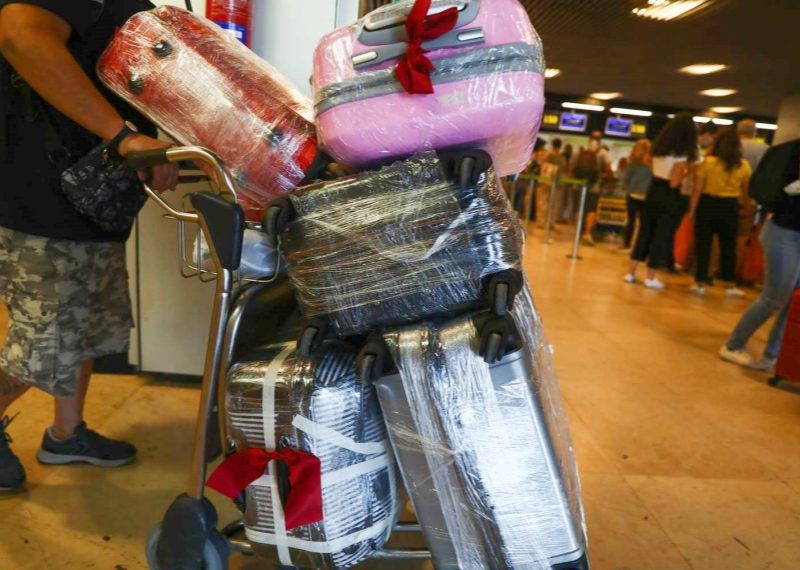 Size of Cling Wrap for Luggage