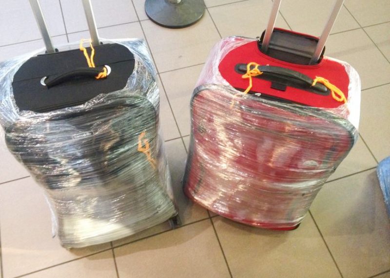 Why Use Cling Wrap for Luggage