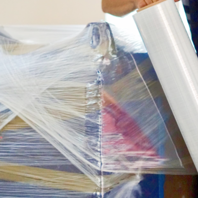 Strong Adhesion 90 Gauge 15 in x 1500 ft Blown Hand Stretch Film Transparent design, easy to identify goods